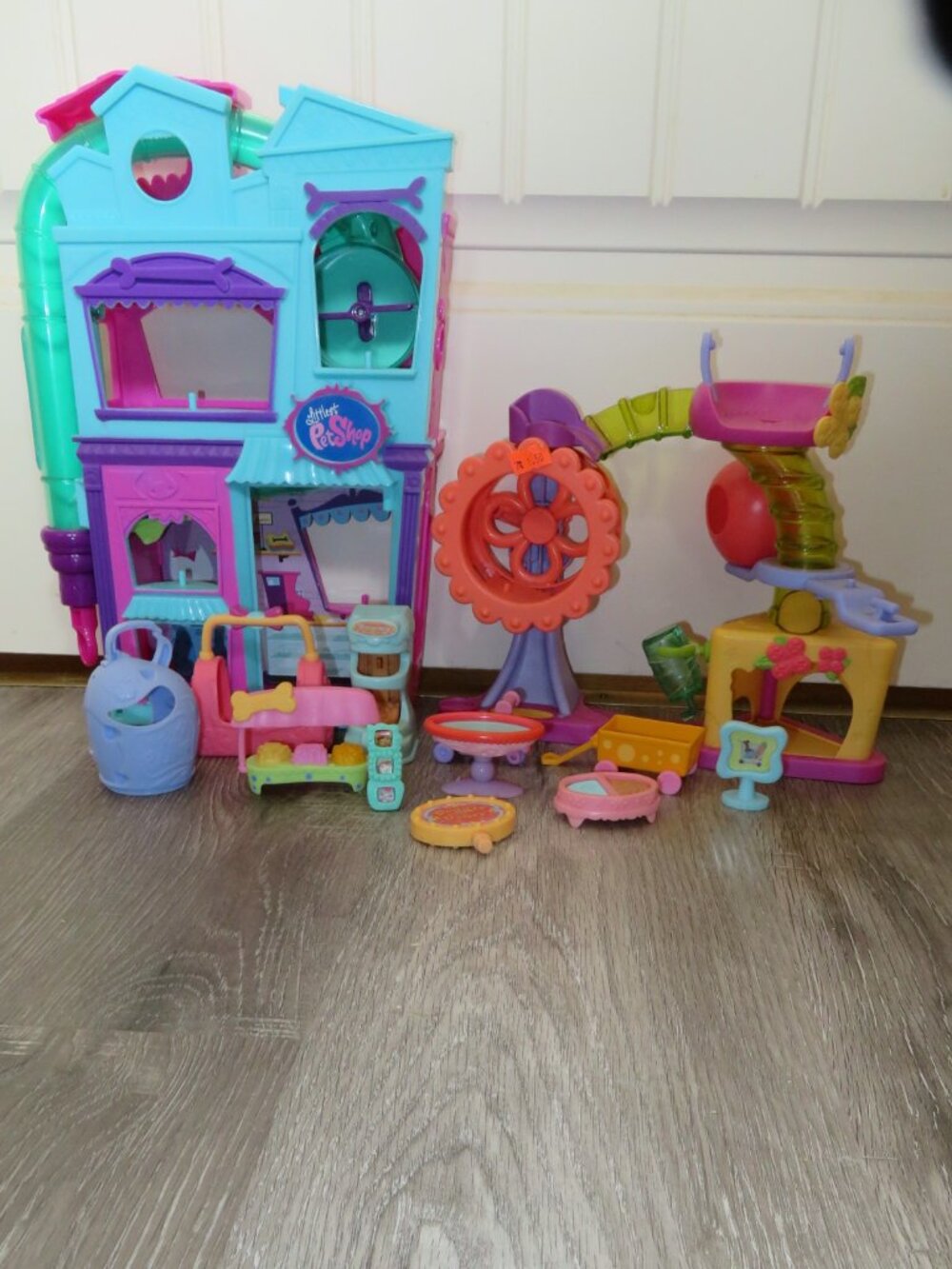 LPS Storefront Slide Hamster Playset+Fun Factory Playset+Accessories (K835)